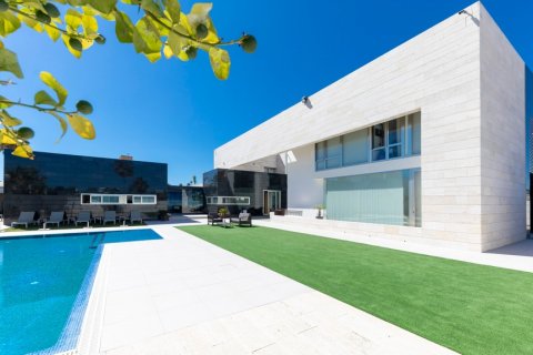 Villa for sale Conil de la Frontera, Cadiz, Spain 6 bedrooms, 671.63 sq.m. No. 62355 - photo 6