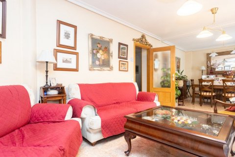 House for sale in Madrid, Spain 5 bedrooms, 249.62 sq.m. No. 62231 - photo 1