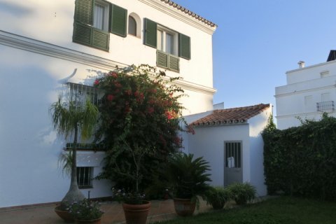 Villa for sale in Vejer de la Frontera, Cadiz, Spain 4 bedrooms, 294 sq.m. No. 3247 - photo 1