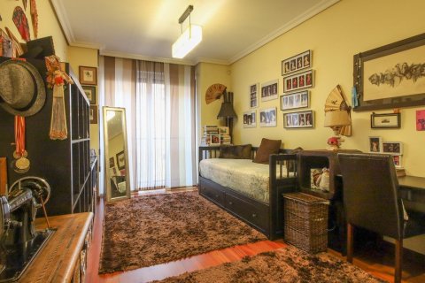 Apartment for sale in Madrid, Spain 2 bedrooms, 197 sq.m. No. 61463 - photo 11