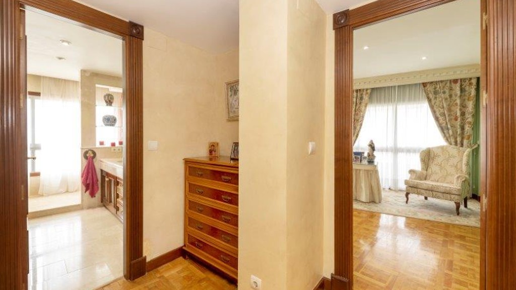 Dzīvoklis Jerez de la Frontera, Cadiz, Spānijā 4 istabas, 371.15 m2 Nr. 61015