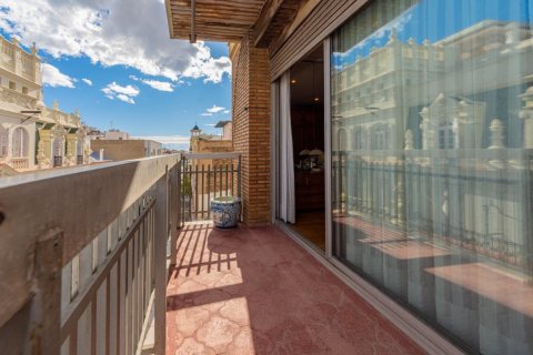 Apartment for sale in Valencia, Spain 4 bedrooms, 159 sq.m. No. 62675 - photo 23
