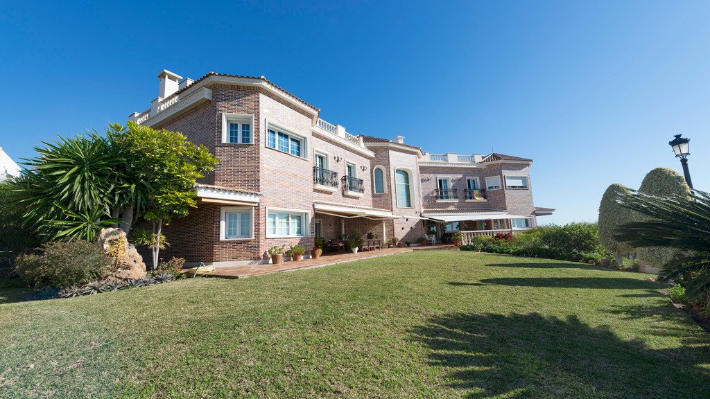 Villa in Malaga, Spanien 6 Schlafzimmer, 2148 m2 Nr. 3651