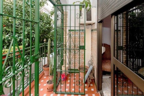 Townhouse for sale in Sevilla, Seville, Spain 6 bedrooms, 165 sq.m. No. 62998 - photo 11