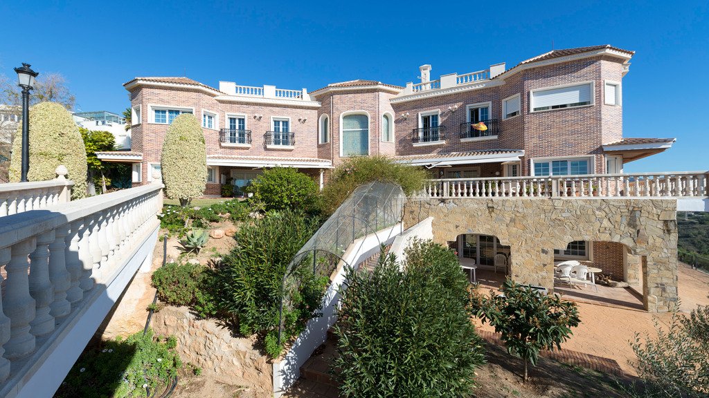 Villa in Malaga, Spanien 6 Schlafzimmer, 2148 m2 Nr. 3651