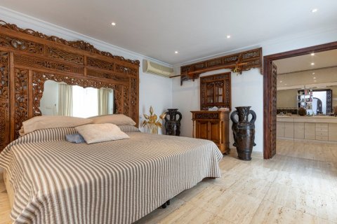 Villa for sale in Estepona, Malaga, Spain 6 bedrooms, 594.55 sq.m. No. 3615 - photo 11