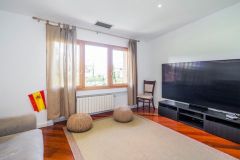 Triplex for sale in Madrid, Spain 5 bedrooms, 588 sq.m. No. 61053 - photo 8
