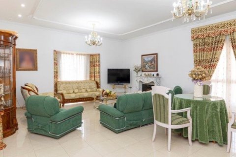 Villa for sale in El Santiscal, Cadiz, Spain 5 bedrooms, 571 sq.m. No. 62047 - photo 23