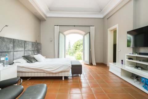 Villa for sale in San Pedro de Alcantara, Malaga, Spain 5 bedrooms, 491 sq.m. No. 62036 - photo 24