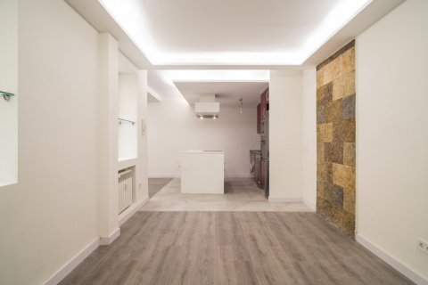 Apartment for sale in Madrid, Spain 2 bedrooms, 166 sq.m. No. 60877 - photo 3