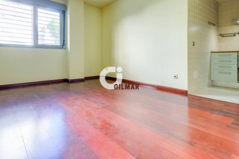 Apartment for sale in Madrid, Spain 1 bedroom, 74 sq.m. No. 2909 - photo 4
