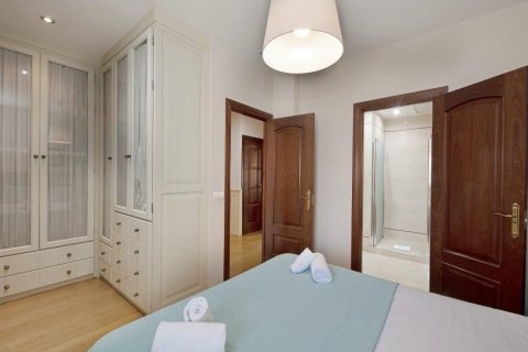Duplex for sale in Sevilla, Seville, Spain 5 bedrooms, 222 sq.m. No. 61932 - photo 17
