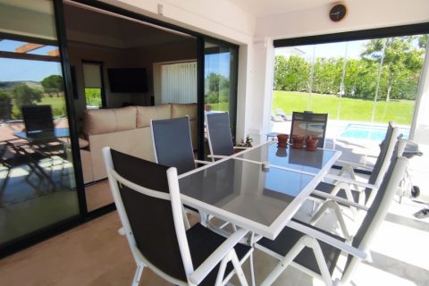 Villa for sale in Cadiz, Spain 6 bedrooms, 435 sq.m. No. 61980 - photo 10