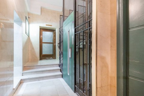 Apartment for sale in Madrid, Spain 2 bedrooms, 50 sq.m. No. 1991 - photo 19
