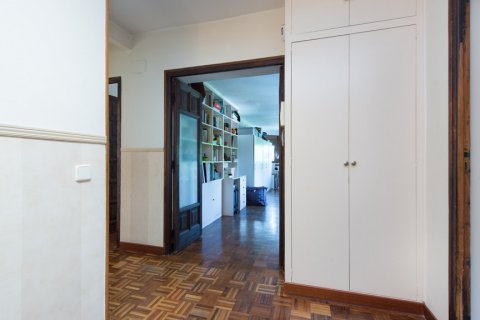 Villa for sale in Madrid, Spain 5 bedrooms, 392 sq.m. No. 62079 - photo 20