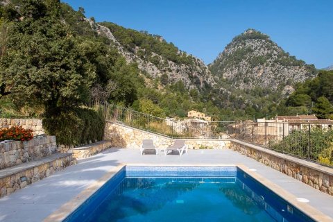 Villa for sale in Caimari, Mallorca, Spain 5 bedrooms, 387 sq.m. No. 63004 - photo 2