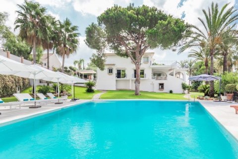 Villa for sale in Rio Real, Malaga, Spain 7 bedrooms, 751 sq.m. No. 3201 - photo 1