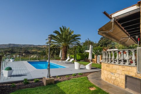 Villa for sale in Las Palmas De Gran Canaria, Gran Canaria, Spain 5 bedrooms, 240 sq.m. No. 3953 - photo 3