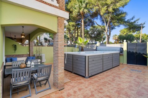 House for sale in Marbella, Malaga, Spain 5 bedrooms, 225 sq.m. No. 62997 - photo 21