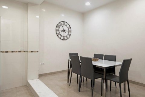 Duplex for sale in Sevilla, Seville, Spain 5 bedrooms, 222 sq.m. No. 61932 - photo 11