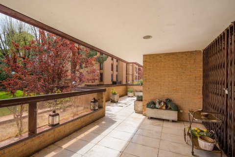 Apartment for sale in Madrid, Spain 5 bedrooms, 407 sq.m. No. 60991 - photo 5