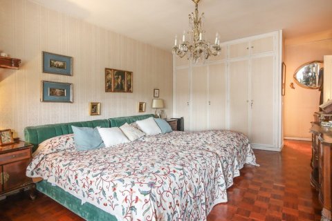 Apartment for sale in Madrid, Spain 5 bedrooms, 337 sq.m. No. 61246 - photo 19