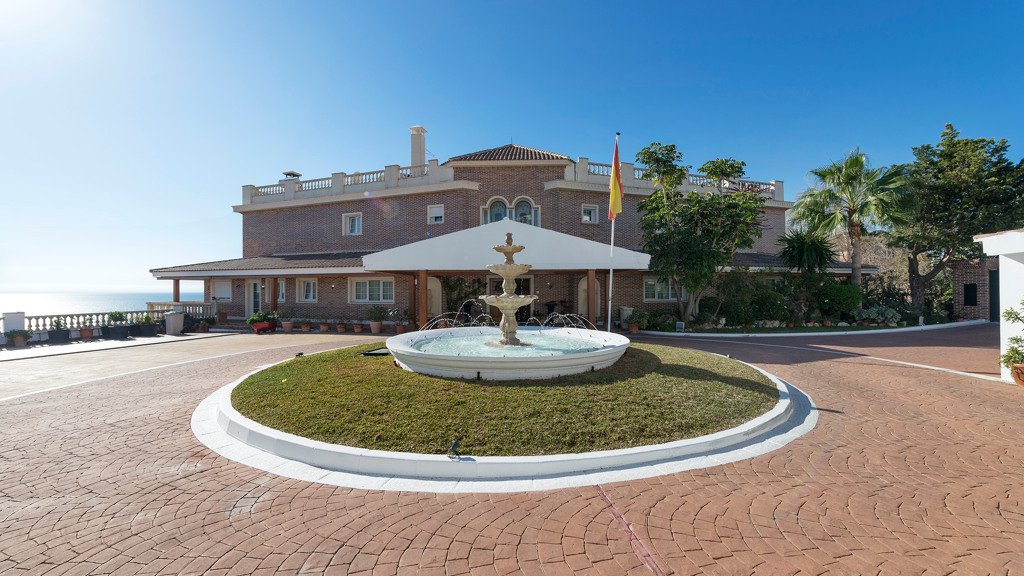 Villa in Malaga, Spanien 6 Schlafzimmer, 2148 m2 Nr. 3651