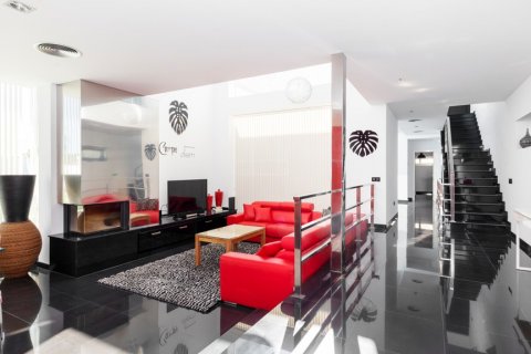 Villa for sale Conil de la Frontera, Cadiz, Spain 6 bedrooms, 671.63 sq.m. No. 62355 - photo 19