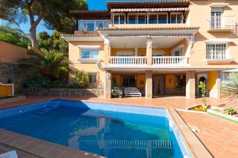 Villa for sale in Malaga, Spain 7 bedrooms, 459 sq.m. No. 62108 - photo 1