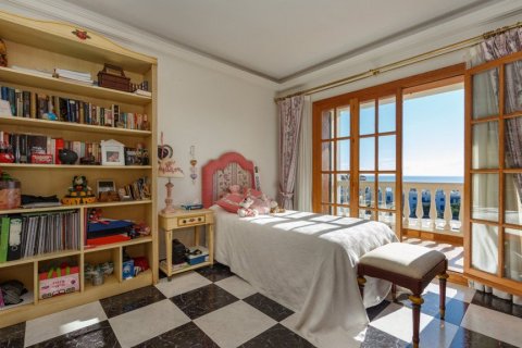 Villa for sale in Manilva, Malaga, Spain 5 bedrooms, 460 sq.m. No. 3275 - photo 6