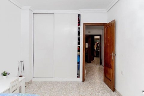 Townhouse for sale in Sevilla, Seville, Spain 6 bedrooms, 165 sq.m. No. 62998 - photo 6