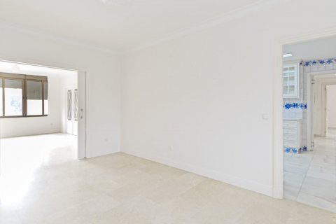 Apartment for sale in Jerez de la Frontera, Cadiz, Spain 5 bedrooms, 430 sq.m. No. 61618 - photo 9