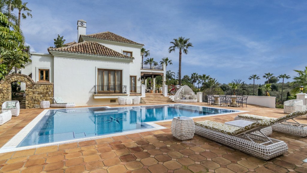 Willa w El Paraiso, Malaga, Hiszpania 16 sypialni, 890.28 mkw. nr 62035