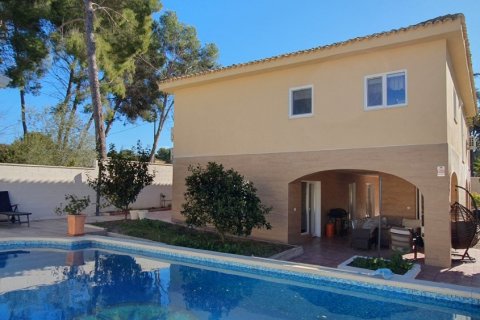 Villa for sale in L'Eliana, Valencia, Spain 4 bedrooms, 282 sq.m. No. 62545 - photo 1