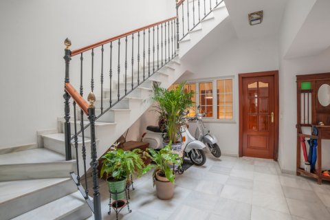Townhouse for sale in Sevilla, Seville, Spain 8 bedrooms, 300 sq.m. No. 3328 - photo 6
