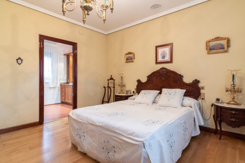 Villa for sale in Madrid, Spain 7 bedrooms, 710 sq.m. No. 3563 - photo 20