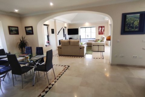 Villa for sale in Cadiz, Spain 6 bedrooms, 435 sq.m. No. 61980 - photo 15