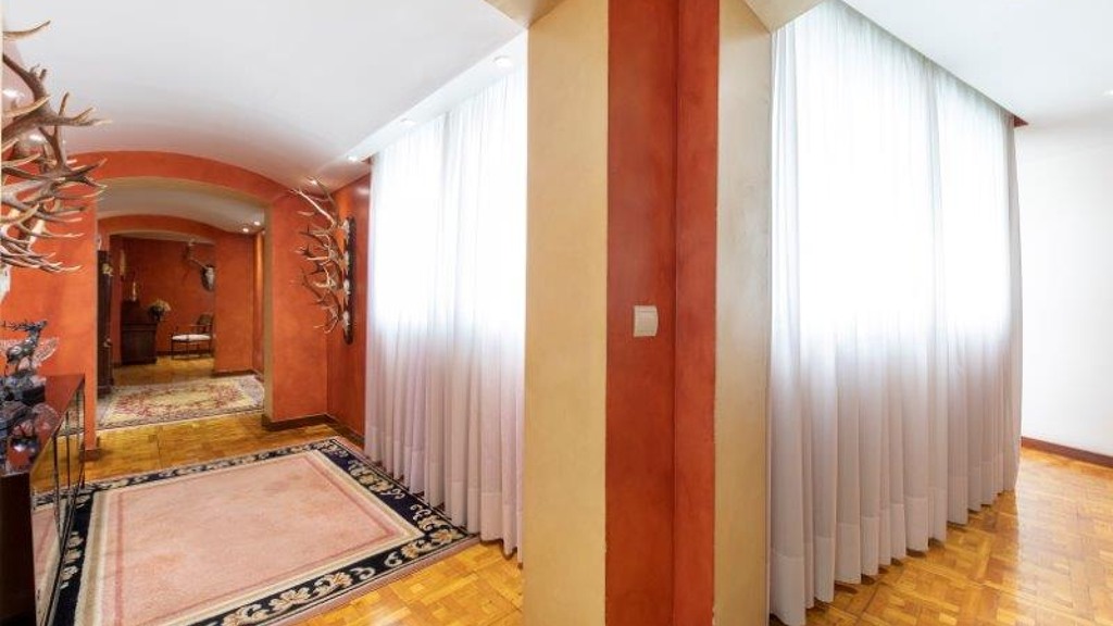 Dzīvoklis Jerez de la Frontera, Cadiz, Spānijā 4 istabas, 371.15 m2 Nr. 61015