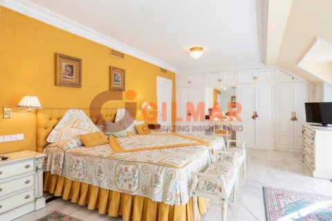 House for sale in Madrid, Spain 6 bedrooms, 750 sq.m. No. 3195 - photo 26