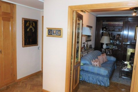 Apartment for rent in Moralzarzal, Madrid, Spain 6 bedrooms, 313 sq.m. No. 60876 - photo 16