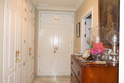 Townhouse for sale in Sevilla, Seville, Spain 9 bedrooms, 600 sq.m. No. 3379 - photo 13