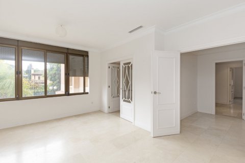 Apartment for sale in Jerez de la Frontera, Cadiz, Spain 5 bedrooms, 430 sq.m. No. 61618 - photo 6