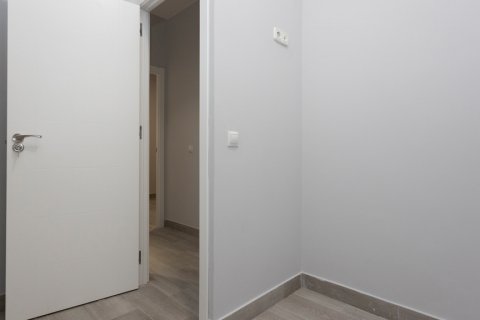 Apartment for sale in Madrid, Spain 4 bedrooms, 98 sq.m. No. 61178 - photo 25