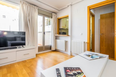 Penthouse for sale in Madrid, Spain 2 bedrooms, 100 sq.m. No. 61232 - photo 8