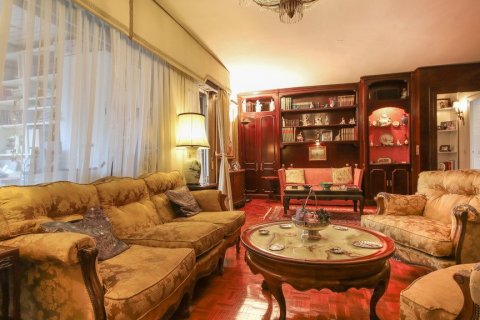 Apartment for sale in Madrid, Spain 5 bedrooms, 337 sq.m. No. 61246 - photo 8