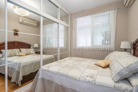 Apartment for sale in Madrid, Spain 3 bedrooms, 114 sq.m. No. 61093 - photo 11
