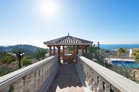 Villa for sale in Malaga, Spain 6 bedrooms, 2.15 sq.m. No. 3651 - photo 8