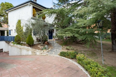 Villa for sale in Madrid, Spain 5 bedrooms, 554 sq.m. No. 3361 - photo 5