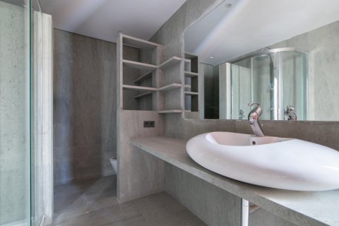 Triplex for sale in Madrid, Spain 4 bedrooms, 468 sq.m. No. 2389 - photo 26
