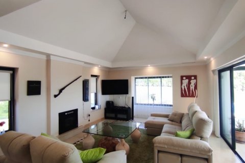 Villa for sale in Cadiz, Spain 6 bedrooms, 435 sq.m. No. 61980 - photo 18